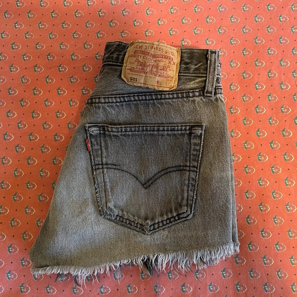 Vintage Levi 501 Women’s Cutoff Jean Shorts